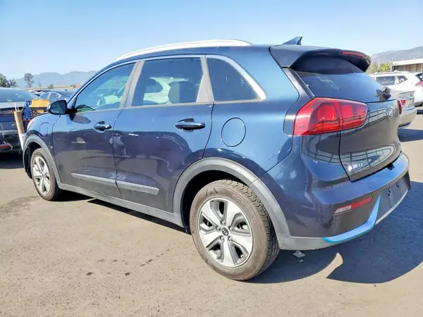 KNDCM3LD3K5350777 2019 KIA NIRO - Image 2