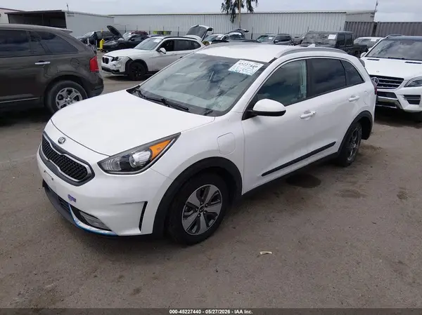 KNDCM3LD5K5234335 2019 KIA NIRO - Image 2