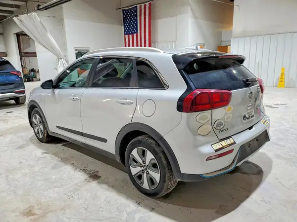 KNDCM3LD5K5235694 2019 KIA NIRO - Image 2
