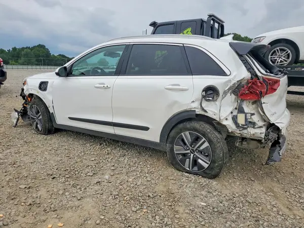 KNDCM3LD5N5543744 2022 KIA NIRO - Image 2