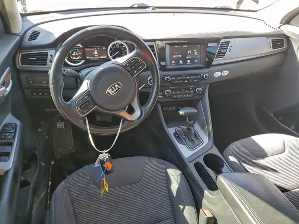 KNDCM3LD6J5202069 2018 KIA NIRO - Image 8