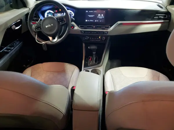 KNDCM3LD6N5543414 2022 KIA NIRO - Image 8
