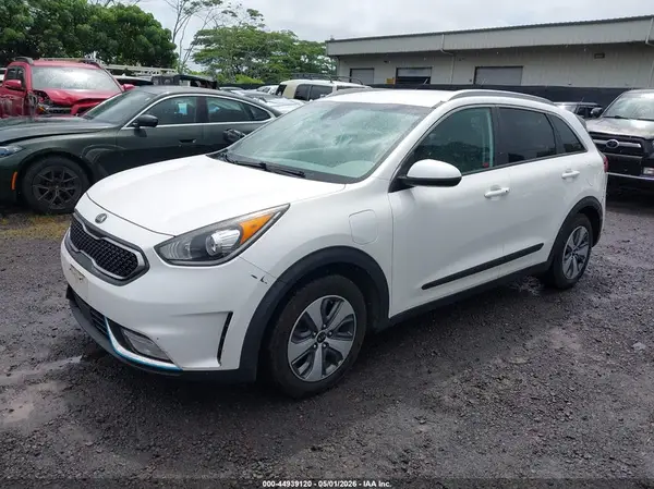 KNDCM3LD7J5211010 2018 KIA NIRO - Image 2
