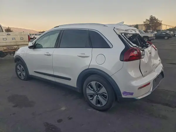 KNDCM3LD7K5257938 2019 KIA NIRO - Image 2