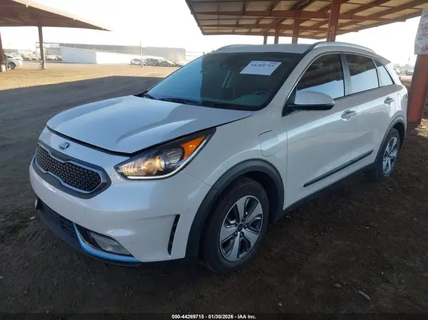 KNDCM3LD7K5299395 2019 KIA NIRO - Image 2