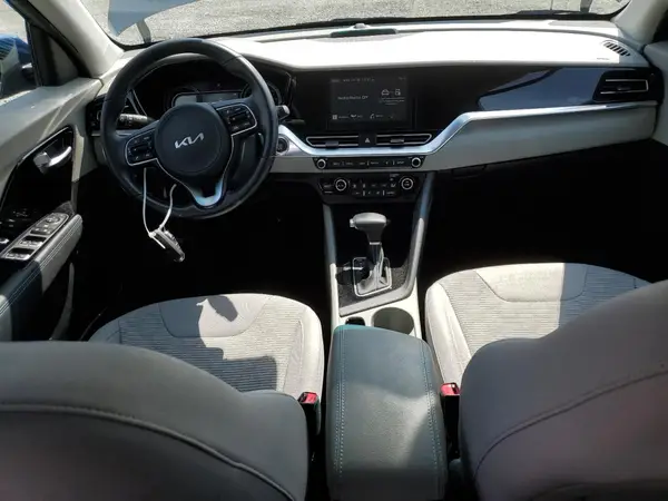 KNDCM3LD7N5543762 2022 KIA NIRO - Image 8