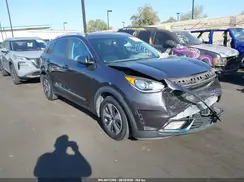 KNDCM3LD8J5163940 2018 KIA NIRO