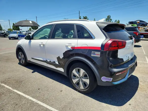 KNDCM3LD8K5252182 2019 KIA NIRO - Image 2