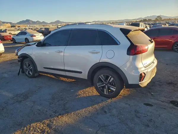 KNDCM3LD8N5515789 2022 KIA NIRO - Image 2