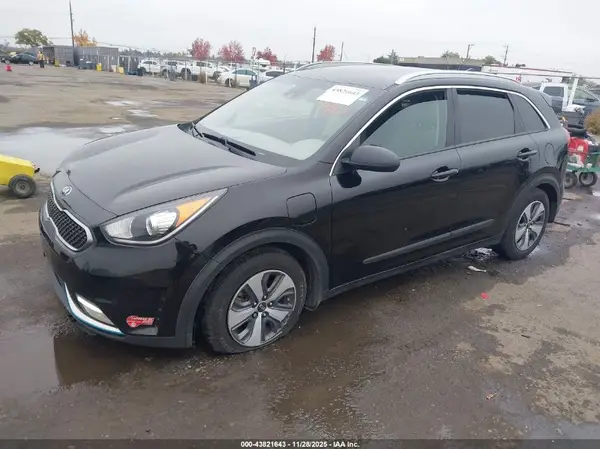 KNDCM3LD9J5144992 2018 KIA NIRO - Image 2