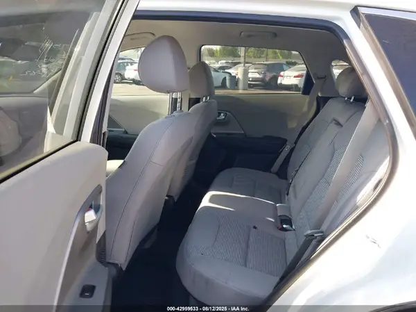 KNDCM3LD9K5343834 2019 KIA NIRO - Image 8