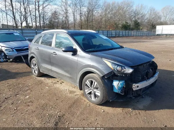 KNDCM3LD9L5396941 2020 KIA NIRO - Image 1