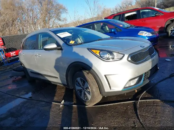 KNDCM3LDXK5236114 2019 KIA NIRO - Image 1