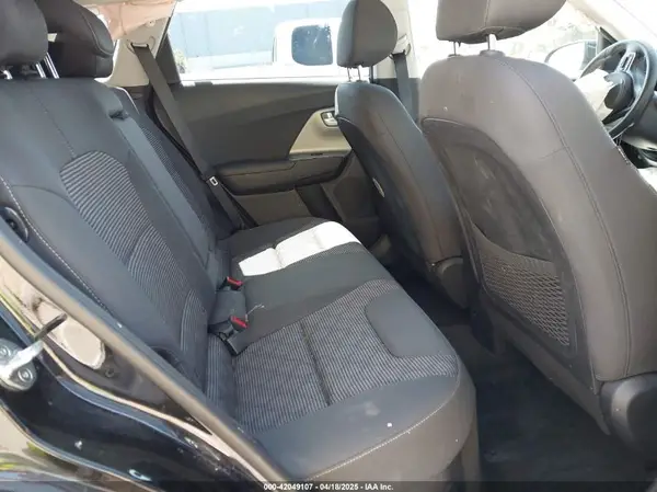 KNDCM3LDXK5290027 2019 KIA NIRO - Image 8