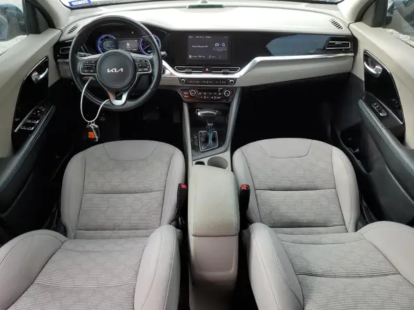 KNDCM3LDXN5532559 2022 KIA NIRO - Image 8