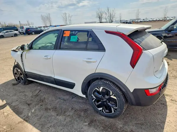 KNDCP3L11R5117505 2024 KIA NIRO - Image 2