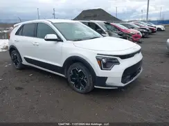 KNDCP3L12R5084188 2024 KIA NIRO