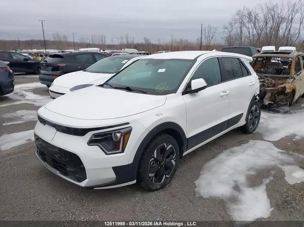 KNDCP3L12R5120817 2024 KIA NIRO - Image 2