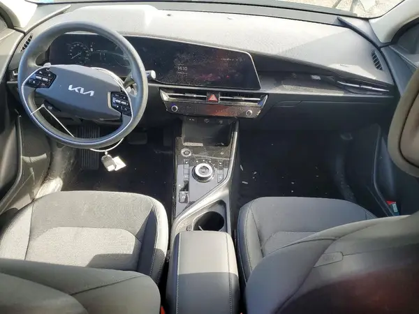 KNDCP3L18P5054965 2023 KIA NIRO - Image 8