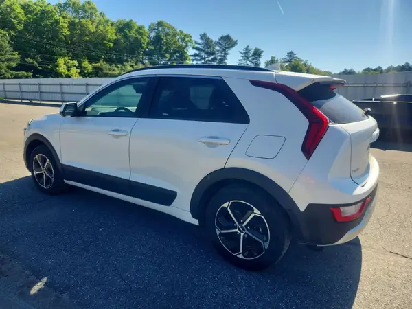 KNDCP3LE0R5155651 2024 KIA NIRO - Image 2