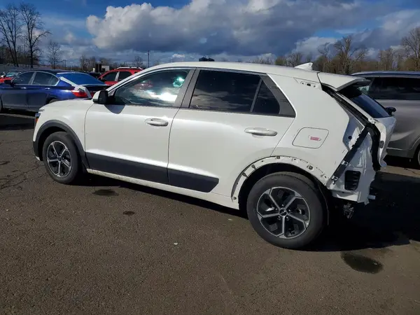KNDCP3LE0S5257070 2025 KIA NIRO - Image 2
