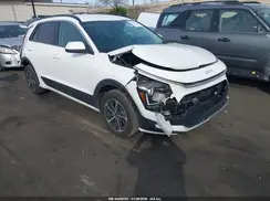 KNDCP3LE0S5269588 2025 KIA NIRO