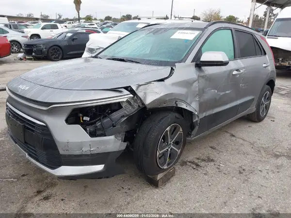 KNDCP3LE0S5307708 2025 KIA NIRO - Image 2