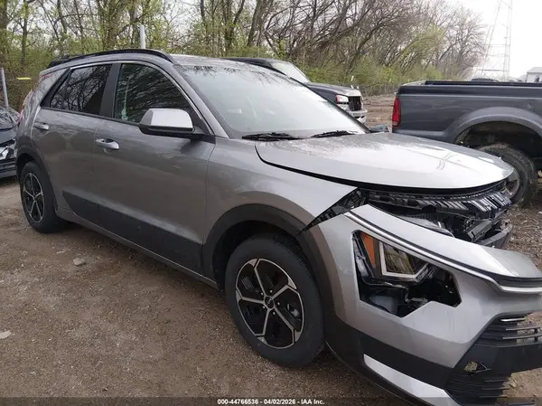 KNDCP3LE0S5309605 2025 KIA NIRO - Image 1