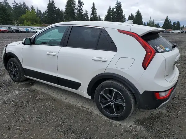 KNDCP3LE1P5117245 2023 KIA NIRO - Image 2