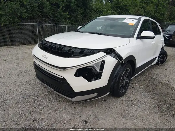 KNDCP3LE1R5119323 2024 KIA NIRO - Image 2