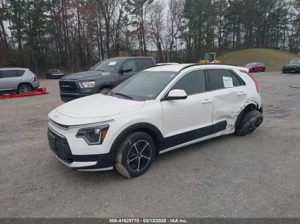 KNDCP3LE1R5178842 2024 KIA NIRO - Image 2