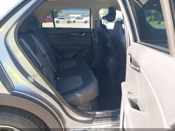 KNDCP3LE1S5236387 2025 KIA NIRO - Image 8