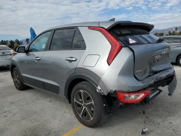 KNDCP3LE1S5286643 2025 KIA NIRO - Image 2