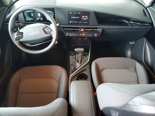KNDCP3LE1T5346745 2026 KIA NIRO - Image 8