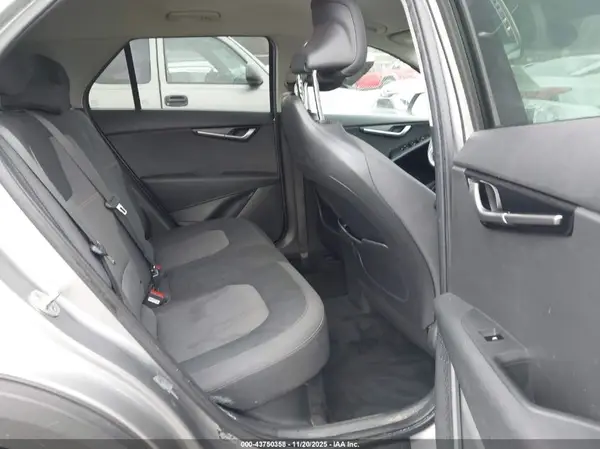 KNDCP3LE2P5064829 2023 KIA NIRO - Image 8