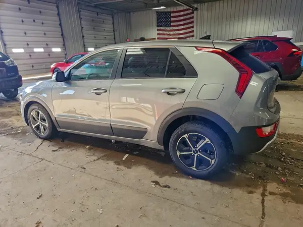 KNDCP3LE2P5065186 2023 KIA NIRO - Image 2