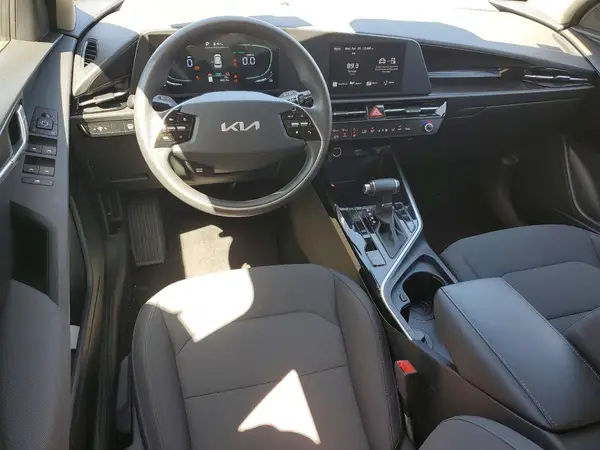 KNDCP3LE2P5065253 2023 KIA NIRO - Image 8