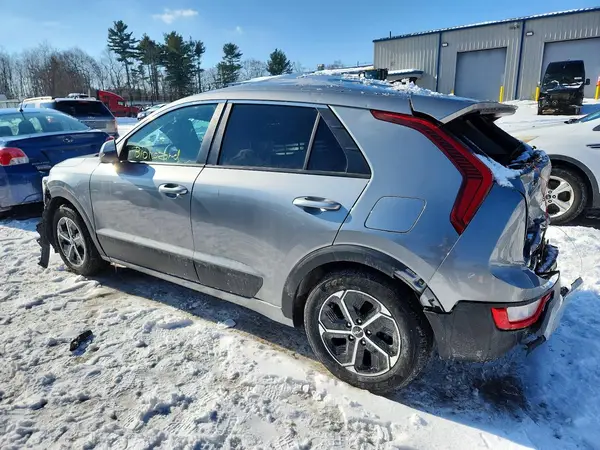 KNDCP3LE2P5066922 2023 KIA NIRO - Image 2