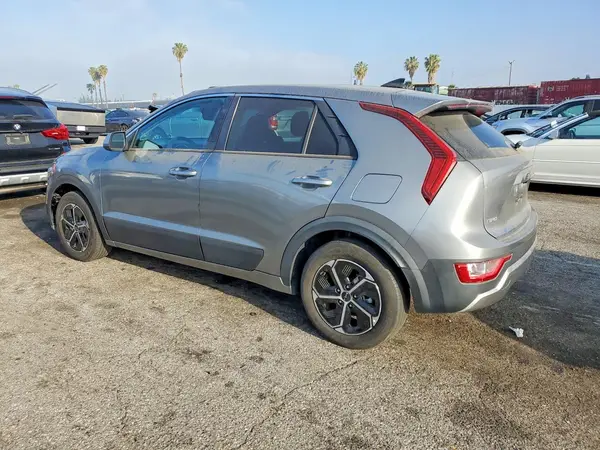 KNDCP3LE2P5069996 2023 KIA NIRO - Image 2