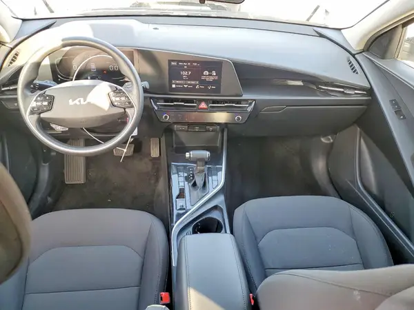 KNDCP3LE2P5069996 2023 KIA NIRO - Image 8