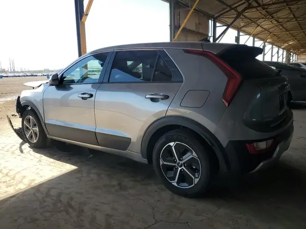 KNDCP3LE2P5081954 2023 KIA NIRO - Image 2