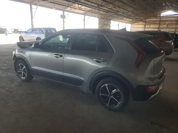 KNDCP3LE2P5082568 2023 KIA NIRO - Image 2
