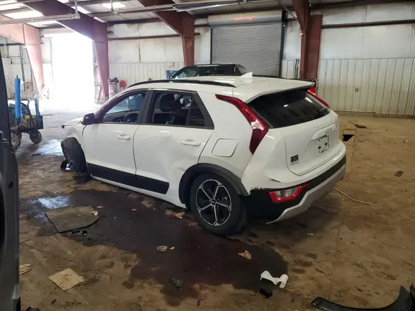 KNDCP3LE2R5127947 2024 KIA NIRO - Image 2