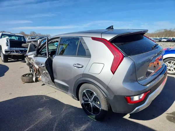 KNDCP3LE2S5297487 2025 KIA NIRO - Image 2