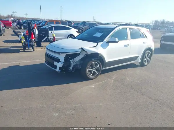 KNDCP3LE2S5304728 2025 KIA NIRO - Image 2