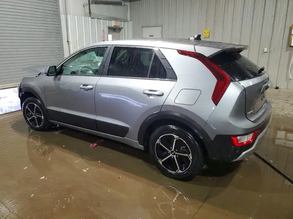 KNDCP3LE2T5323040 2026 KIA NIRO - Image 2