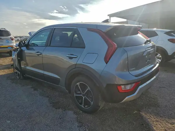 KNDCP3LE2T5324138 2026 KIA NIRO - Image 2