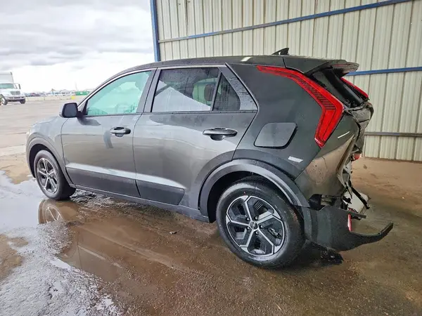KNDCP3LE2T5336077 2026 KIA NIRO - Image 2