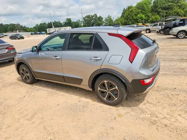 KNDCP3LE2T5370116 2026 KIA NIRO - Image 2
