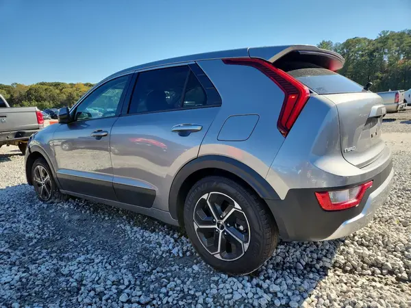 KNDCP3LE3P5064807 2023 KIA NIRO - Image 2